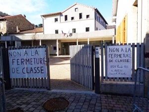 Lavoûte-sur-Loire : un rassemblement lundi à la sortie de l&#039;école pour garder la 4e classe