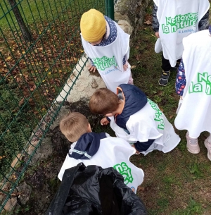 Les élèves de l&#039;école publique de Rosières se mobilisent pour nettoyer la nature