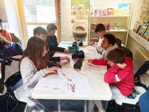 Saint-Ferréol-d&#039;Auroure : les enfants découvrent les bases du dessin manga