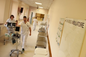 Coronavirus : 9 000 élèves infirmiers et aide-soignants en renfort ?