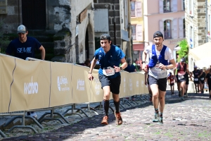 4400 participants au Trail du Saint-Jacques by UTMB : des coureurs enchantés à l&#039;arrivée