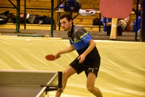 Tence : Elliott Feynas gagne le premier tournoi de ping-pong de l&#039;été