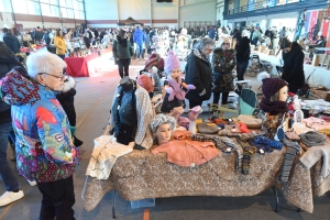 Pont-Salomon : 45 exposants au marché de Noël et des animations ce dimanche au gymnase