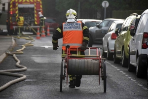 Monistrol-sur-Loire : les pompiers s&#039;entraînent dans une maison avant sa démolition