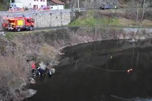 Une voiture à la dérive se retrouve immergée dans la Loire à Chamalières-sur-Loire (vidéo)