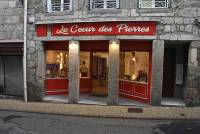 Monistrol-sur-Loire : un magnétiseur et un magasin de lithothérapie dans la rue Chaussade
