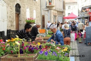 Craponne-sur-Arzon élu haut la main plus beau marché de la région