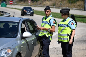 Les gendarmes s&#039;invitent sur la route des vacances