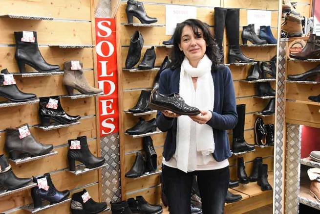 Martine Chazallon disposera de deux boutiques à Yssingeaux : en centre-ville et dans la zone commerciale de Villeneuve.|Le magasin de chaussures sera voisin de la future boutique de prêt-à-porter féminin.|||