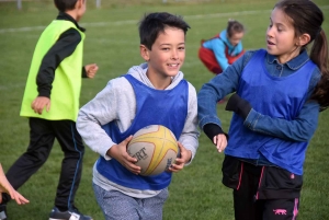 Le Pertuis : les écoliers se donnent à fond avec le rugby