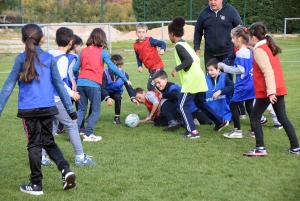 Le Pertuis : les écoliers se donnent à fond avec le rugby