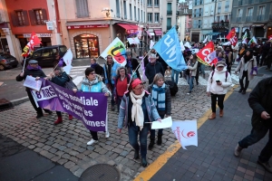 Journée des droits des femmes : un flashmob et une place renommée au Puy-en-Velay (vidéo)