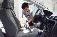 Mazet-Saint-Voy : les jeunes lavent les voitures pour financer leurs sorties