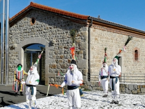 Saint-Didier-en-Velay : la Partie Carnaval a joué sous les fenêtres de l&#039;Ehpad