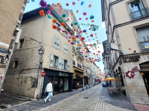 Le centre-ville du Puy-en-Velay en fleurs et en couleurs