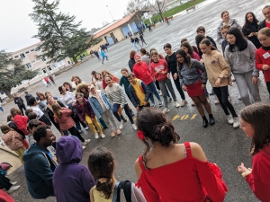 Monistrol-sur-Loire : les élèves du collège Le Monteil célèbrent la Semaine des langues
