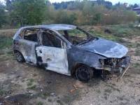 Une voiture entièrement brûlée entre Yssingeaux et Tence
