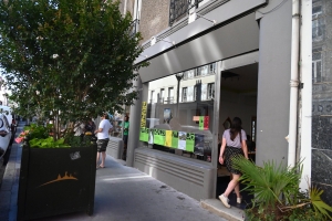 Le Beluga, librairie et bar associatif, est le premier lieu auto-géré du Puy-en-Velay