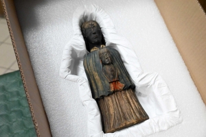 Laussonne : trois statuettes de la Vierge à l&#039;enfant sauvées
