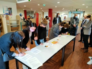 Les premiers contrats d&#039;engagement jeunes signés en Haute-Loire