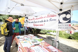 Beau temps sur l&#039;agriculture biologique à Saint-Germain-Laprade