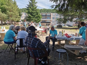Puy-en-Velay : une fête des voisins réussie à Roche-Arnaud