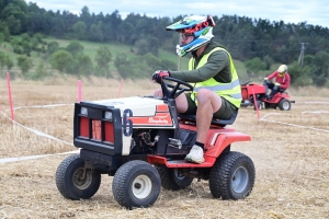 Course sur prairie 2023 : les photos des tracteurs-tondeuses