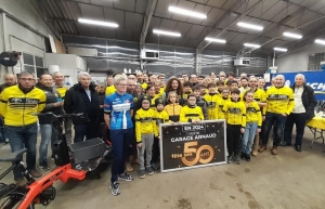 Le Vélo Club du Velay présente sa nouvelle tenue 2024