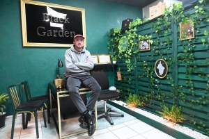 Saint-Agrève : un jeune tatoueur et brodeur ouvre sa boutique, Even Black Garden