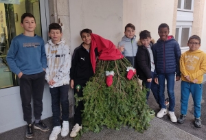 Opération Noël au collège Saint-Louis du Puy