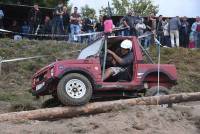 Saint-Romain-Lachalm : 37 véhicules 4x4 mordent la poussière en trial