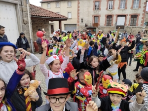 Grazac : les enfants défilent pour Carnaval