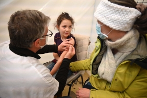 Yssingeaux : le centre de vaccination ouvre une ligne pour les enfants