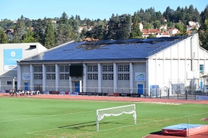Après l&#039;incendie du gymnase Massot, les panneaux photovoltaïques débranchés au Puy-en-Velay