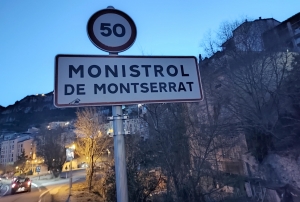 Deux familles se rendent à Monistrol... de Montserrat