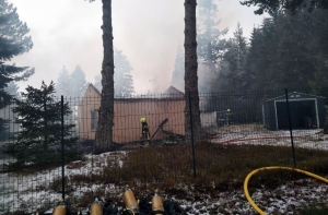 Devesset : un incendie détruit un garage et endommage une maison