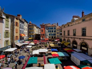 La Ville du Puy-en-Velay suspend le marché du samedi