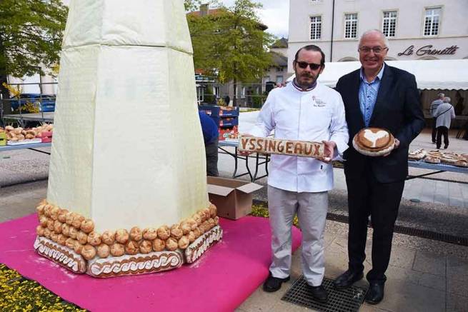 Eric Ferraton, Meilleur ouvrier de France (MOF) boulanger, et André Perrier, président de Goûtez Pur Suc.||||