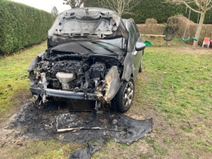 Monistrol-sur-Loire : deux autres voitures incendiées vendredi midi