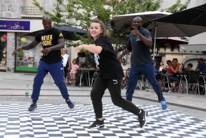 Yssingeaux : après la danse interactive, le hip-hop occupe la place Carnot
