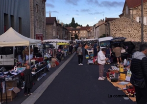 Montfaucon-en-Velay : plus de 100 exposants attendus mercredi au vide-grenier dans le bourg