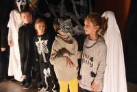 Raucoules : quand des enfants jouent Halloween... en anglais