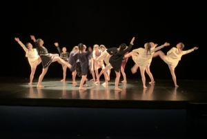 Le Puy-en-Velay : la classe danse du collège Jules-Vallès sur la scène des Ateliers des arts