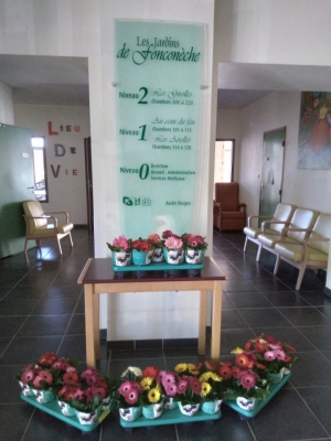 Montfaucon-en-Velay : des fleurs pour la Fête des mères à la maison de retraite