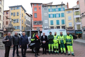 Puy-en-Velay : une nouvelle laveuse pour rendre la ville plus propre