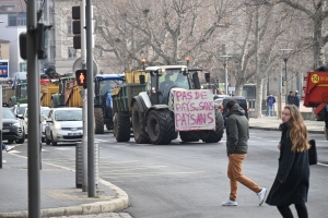 Pneus, RN88, tracteurs : retour en photos sur la colère des agriculteurs en Haute-Loire