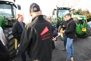 Pneus, RN88, tracteurs : retour en photos sur la colère des agriculteurs en Haute-Loire
