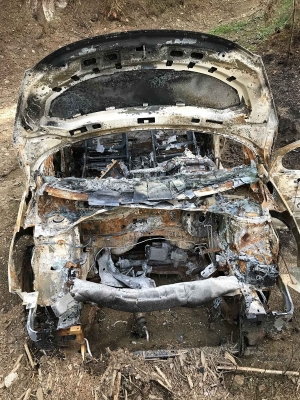 Saint-Julien-Molhesabate : une voiture retrouvée incendiée... et sans moteur