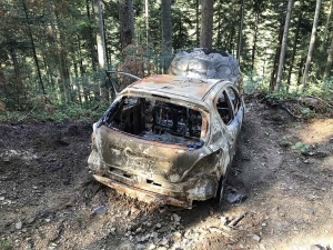 Saint-Julien-Molhesabate : une voiture retrouvée incendiée... et sans moteur