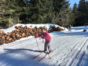 Saint-Didier-en-Velay : les collégiens de Roger-Ruel en ski et sous le soleil dans le Meygal